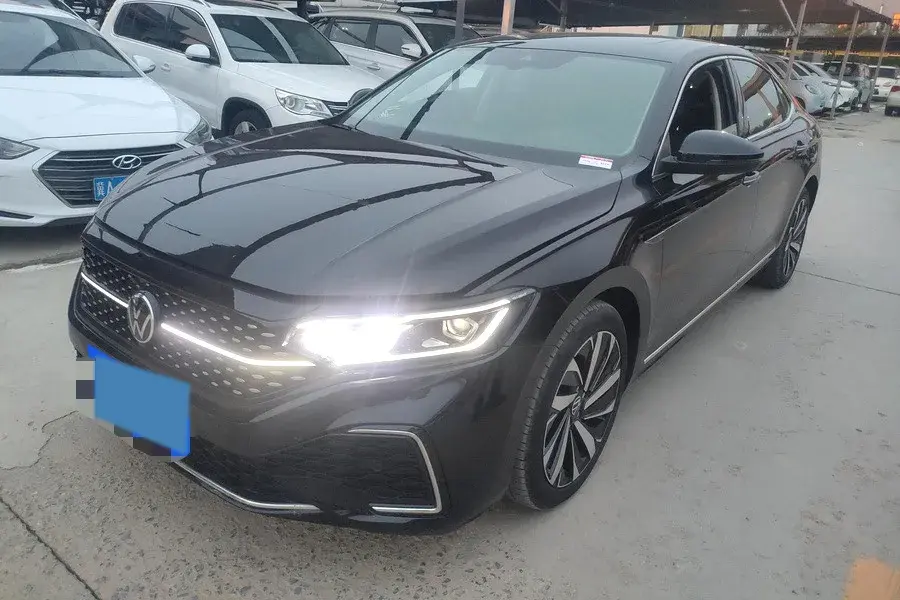 2022 Volkswagen Passat 2.0T 186HP L4 7DCT