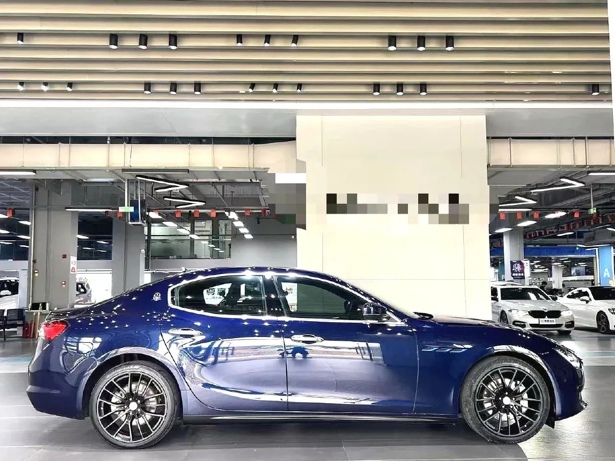 2021 Maserati Ghibli 2.0T 330HP L4 8AT,autocango,china used car exporter,china ev exporter,chinese used car exporter,chinese used ev exporter