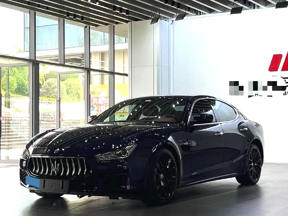 2021 Maserati Ghibli 2.0T 330HP L4 8AT,autocango,china used car exporter,china ev exporter,chinese used car exporter,chinese used ev exporter