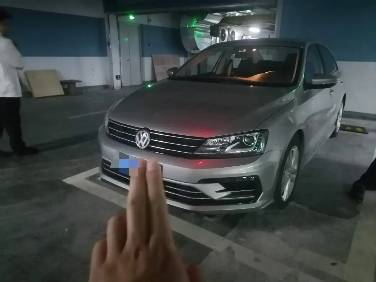 2018 Volkswagen Sagitar 1.4T 150HP L4 7DCT