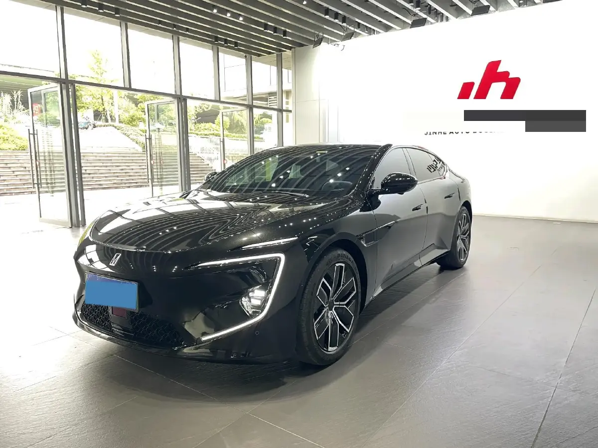 2025 Avatr 12 1.5T 156HP L4 REEV 39.05KWH