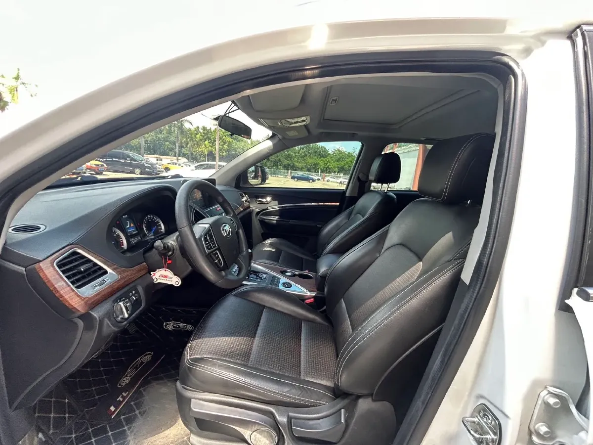 2017 LiFan X80 2.0T 192HP L4 6AT,autocango,china used car exporter,china ev exporter,chinese used car exporter,chinese used ev exporter