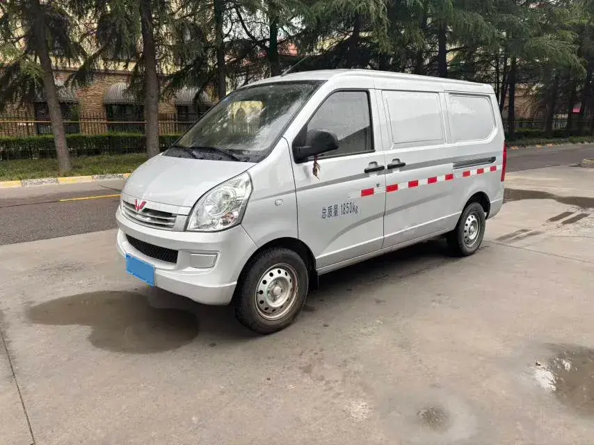 2020 WuLing RongGuang 1.2L 76HP L4 5MT
