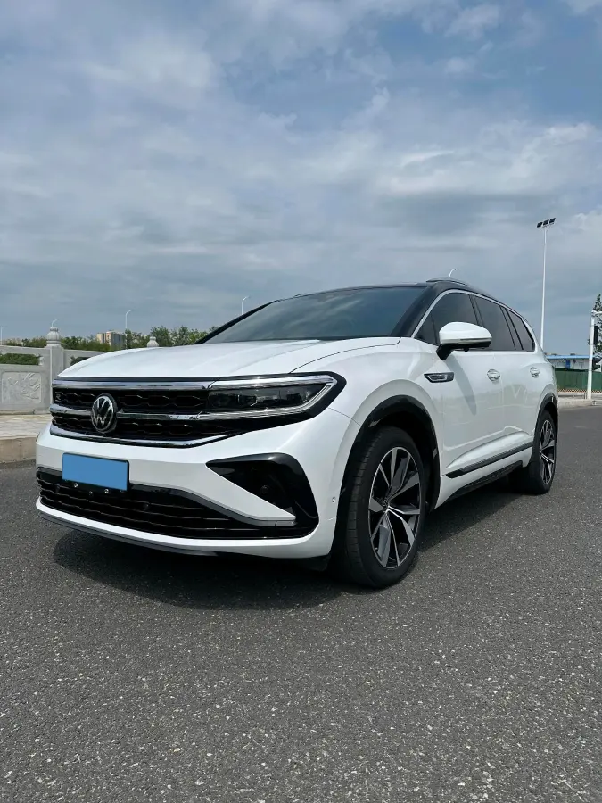 2021 Volkswagen Talagon 2.0T 220HP L4 7DCT