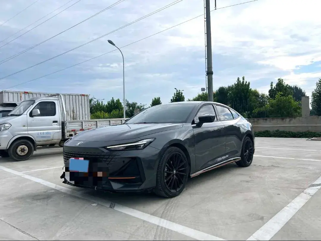 2023 ChangAn UNI-V 1.5T 188HP L4 7DCT