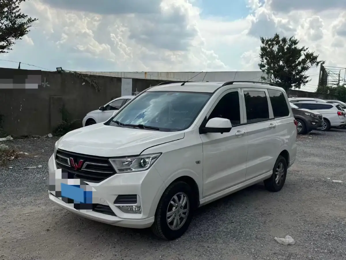 2021 WuLing HongGuang 1.5L 99HP L4 6MT