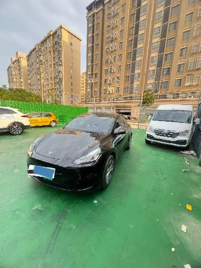 2022 Tesla Model Y BEV 60KWH