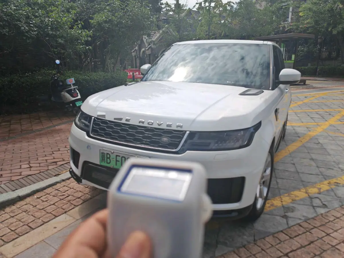 2018 Land Rover Range Rover Sport 2.0T 300HP L4 8AT PHEV 13.1KWH