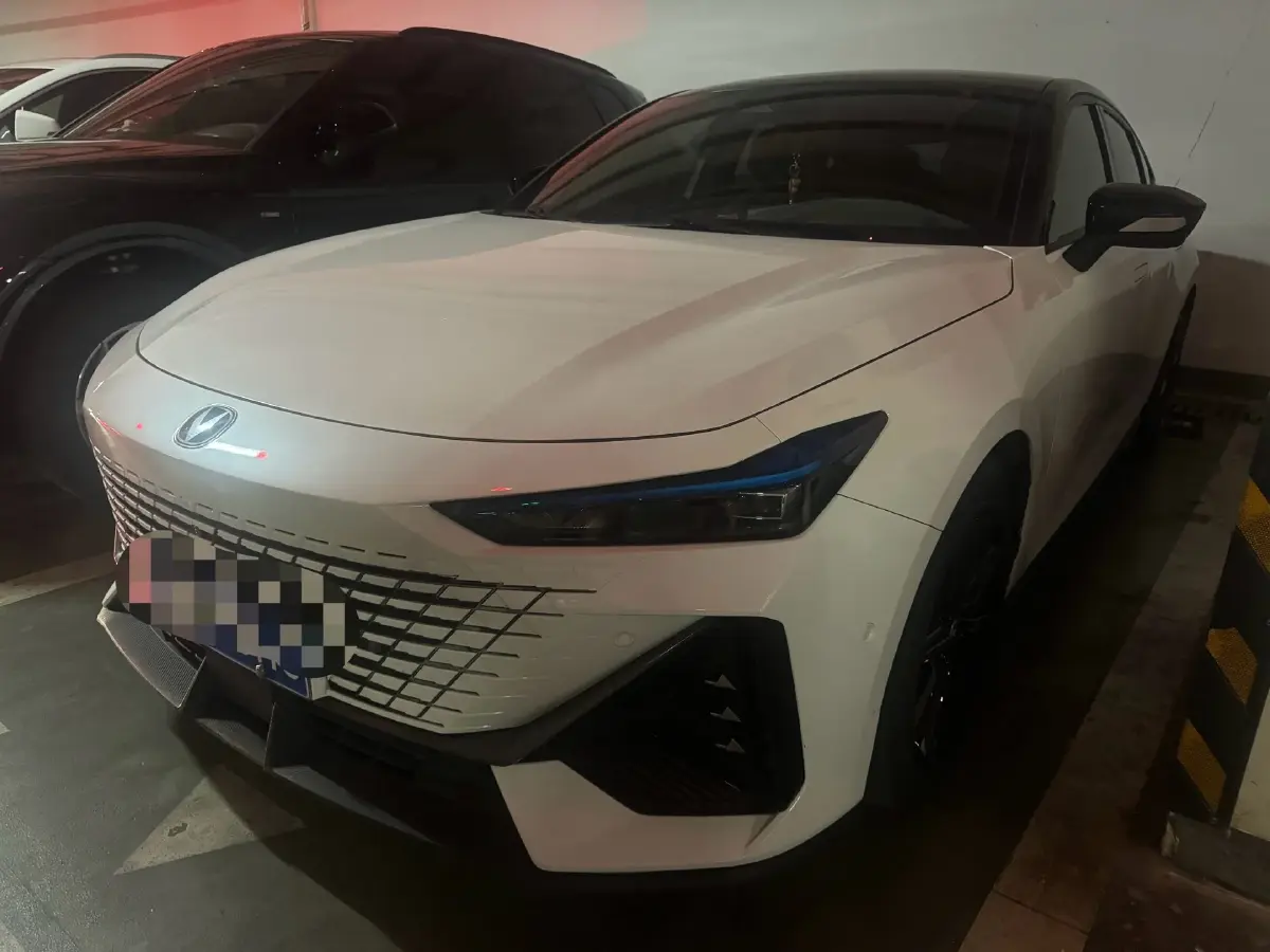 2022 ChangAn UNI-V 1.5T 188HP L4 7DCT