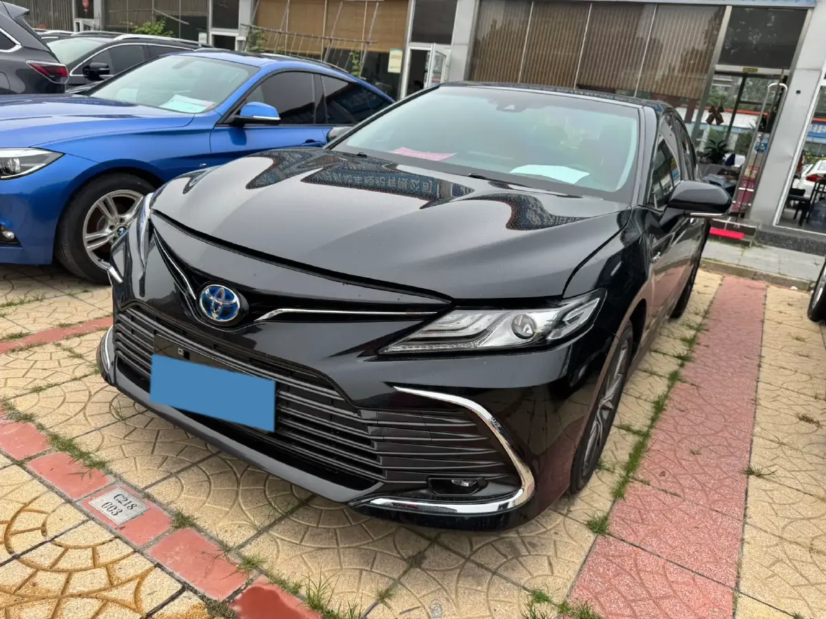 2023 Toyota Camry 2.5L 178HP L4 E-CVT Hybrid