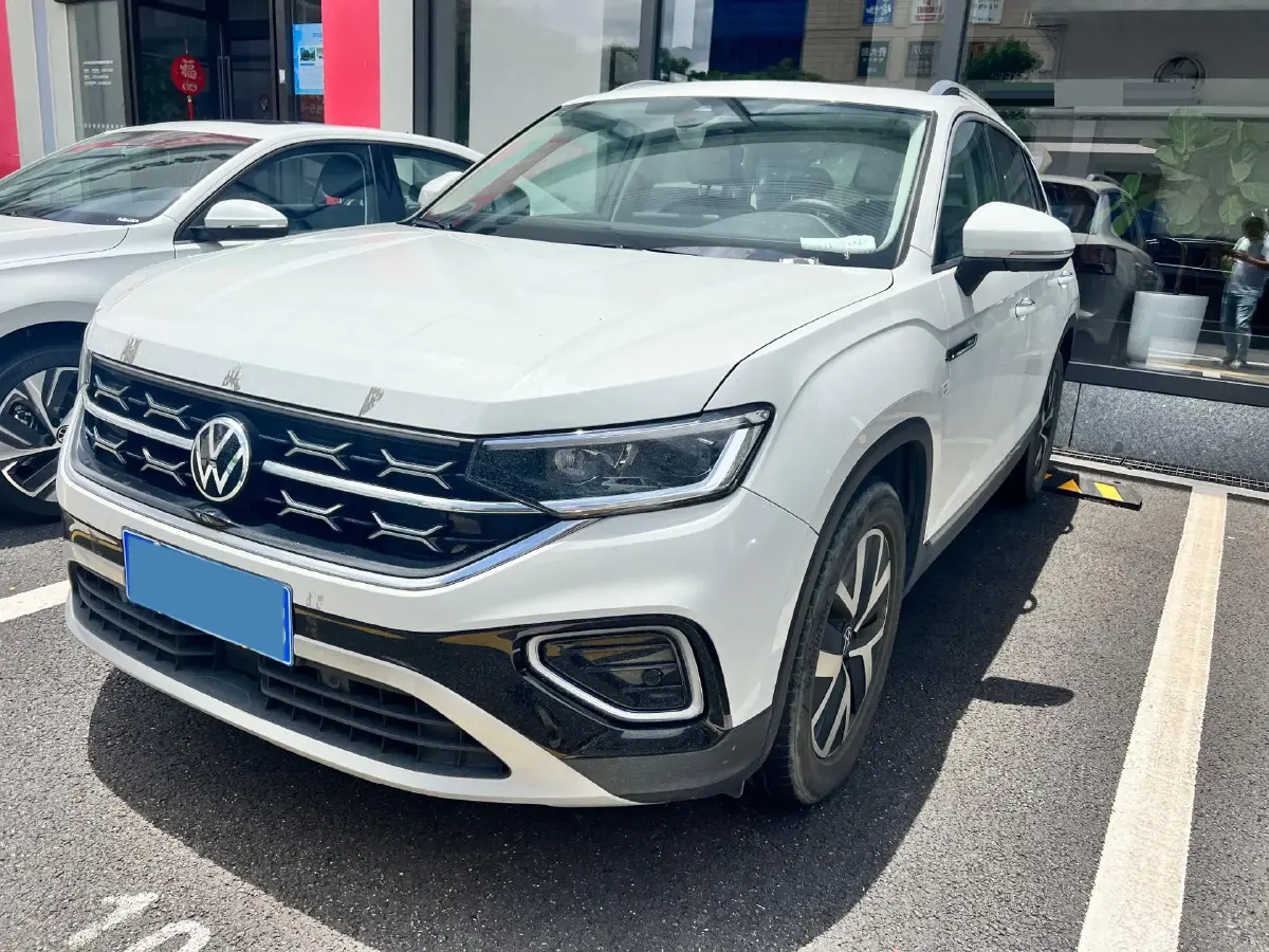 2023 Volkswagen Tayron 2.0T 186HP L4 7DCT