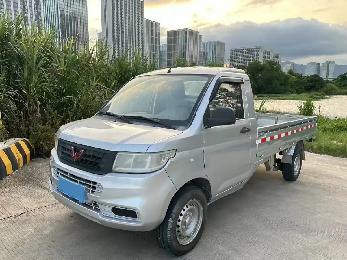 2018 WuLing RongGuang New Truck 1.5L 107HP L4 5MT