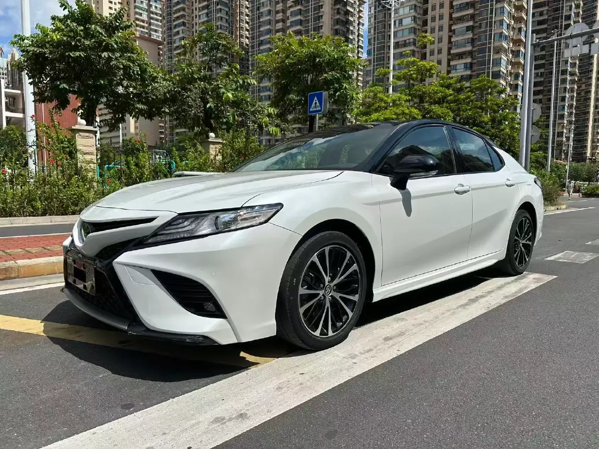 2021 Toyota Camry 2.5L 209HP L4 8AT