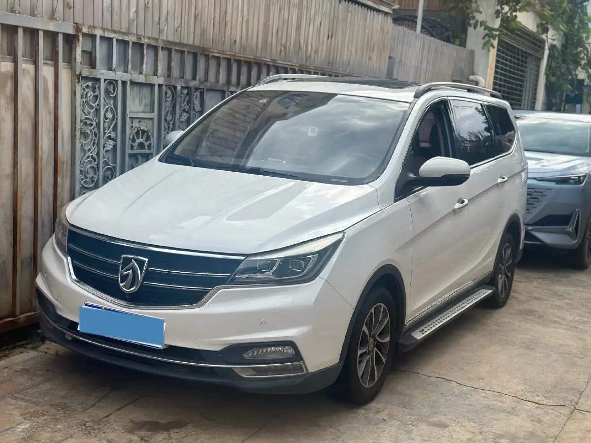 2017 BaoJun 730 1.5T 150HP L4 6MT