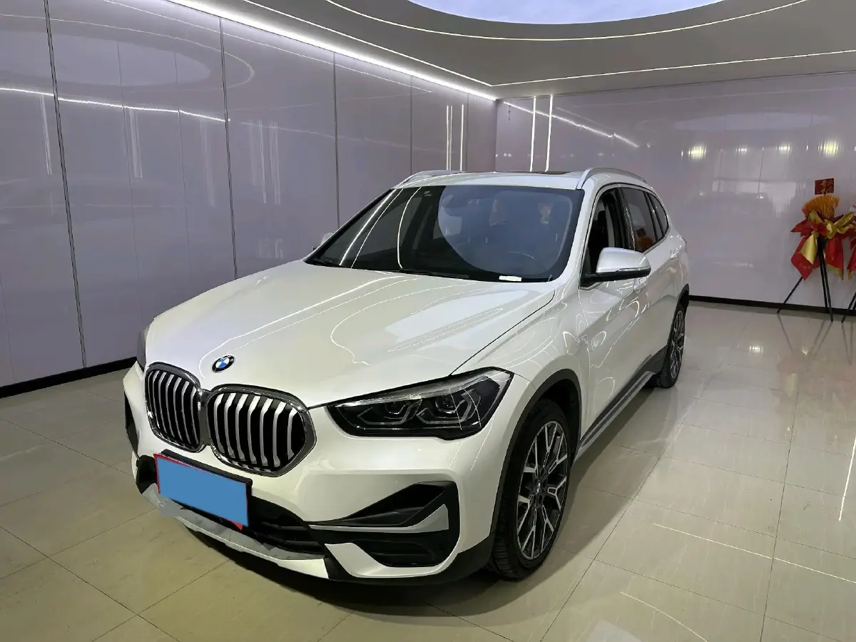 2021 BMW X1 2.0T 192HP L4 8AT