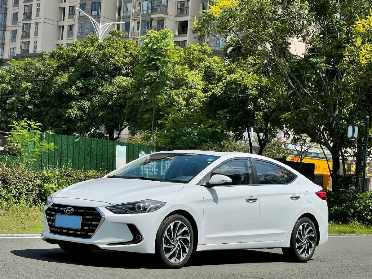 2019 Hyundai Elantra 1.5L 115HP L4 CVT