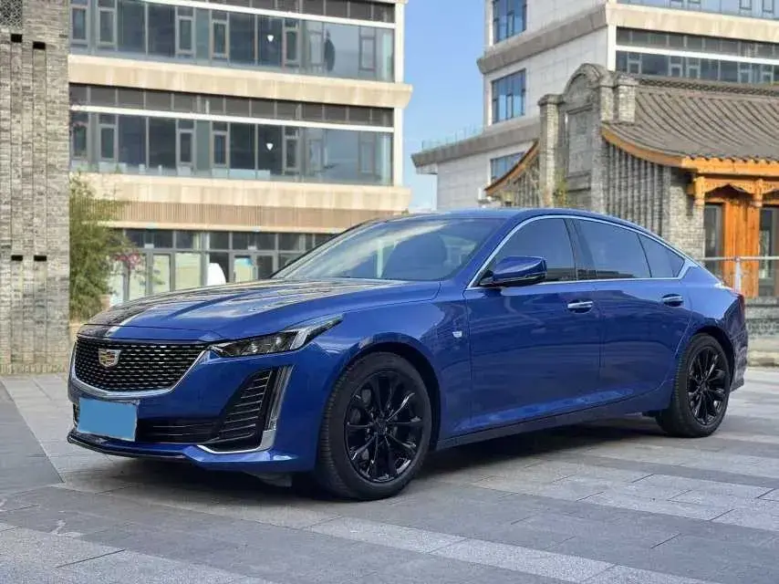 2022 Cadillac CT5 2.0T 237HP L4 10AT