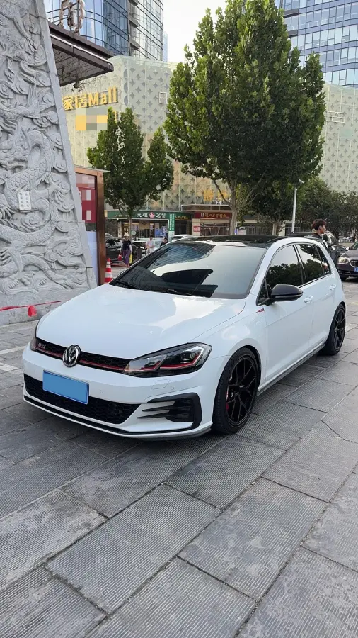 2019 Volkswagen GolfGTI 2.0T 220HP L4 7DCT