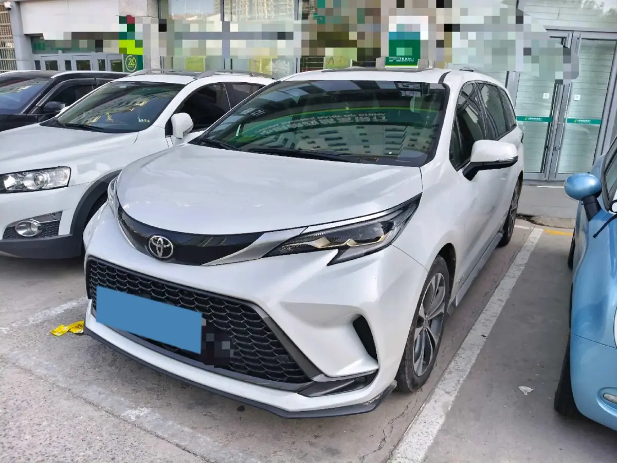 2024 Toyota Granvia 2.5L 189HP L4 E-CVT Hybrid