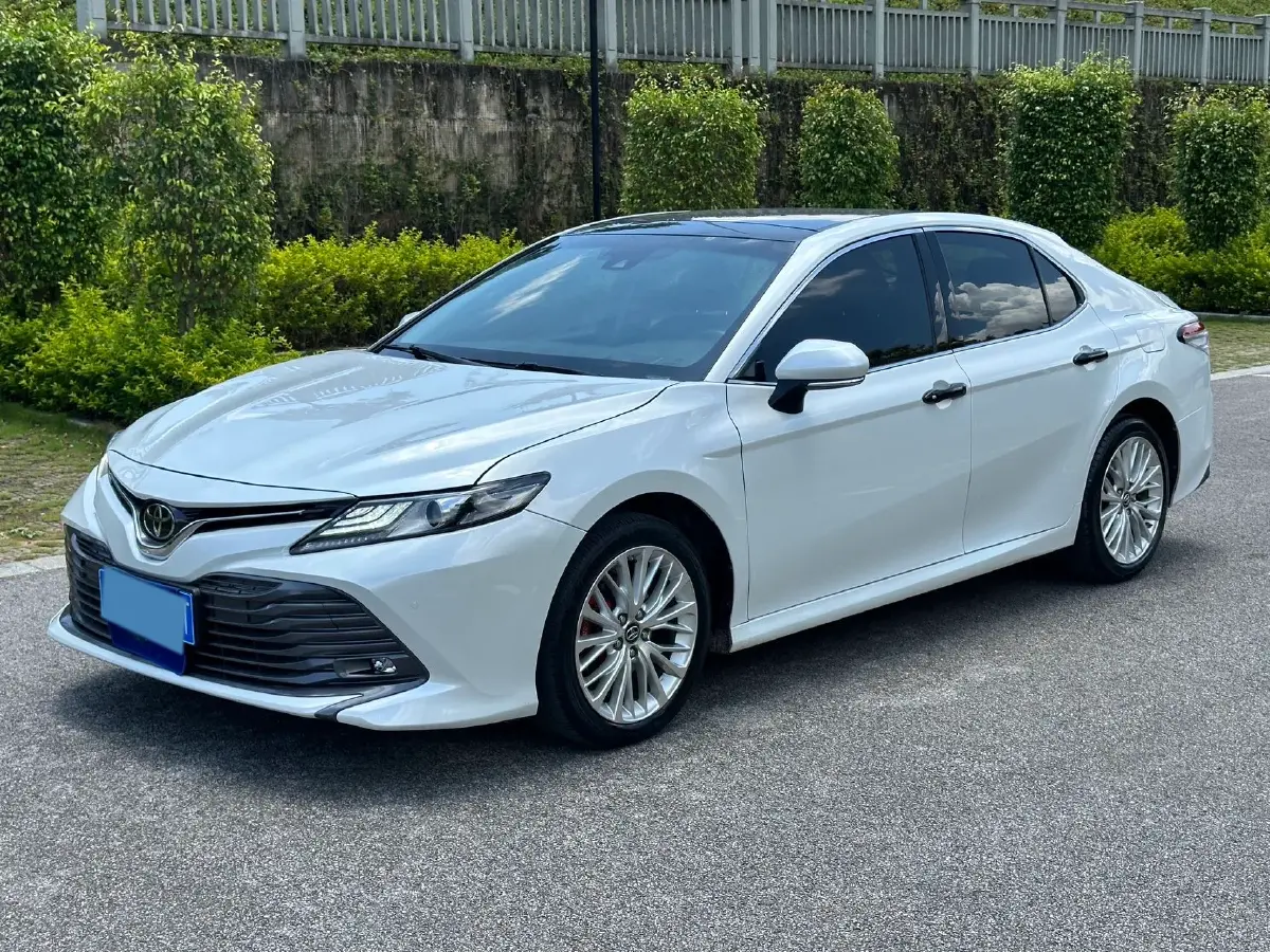 2019 Toyota Camry 2.5L 209HP L4 8AT