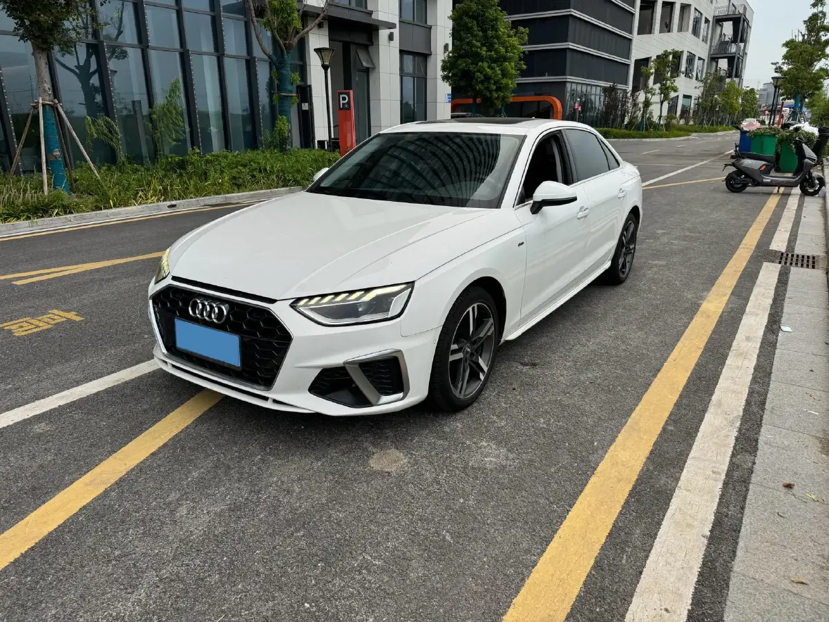 2020 Audi A4L 2.0T 190HP L4 7DCT