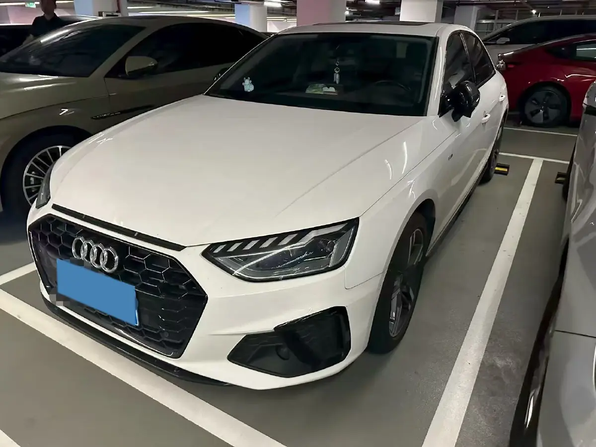 2022 Audi A4L 2.0T 190HP L4 7DCT