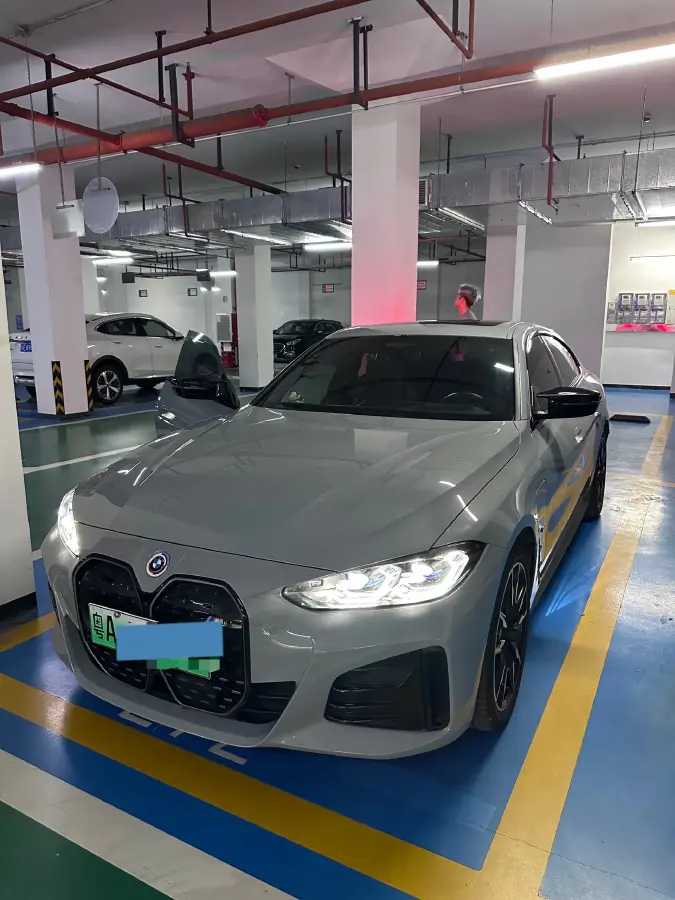 2022 BMW i4 BEV 83.9KWH