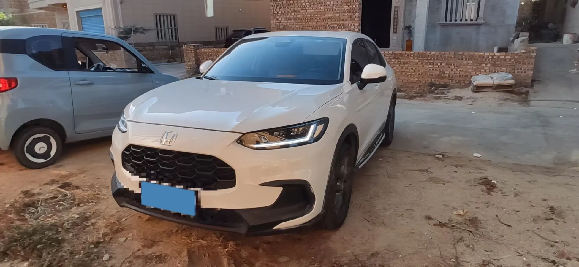 2023 Honda ZR-V 1.5T 182HP L4 CVT,autocango,china used car exporter,china ev exporter,chinese used car exporter,chinese used ev exporter