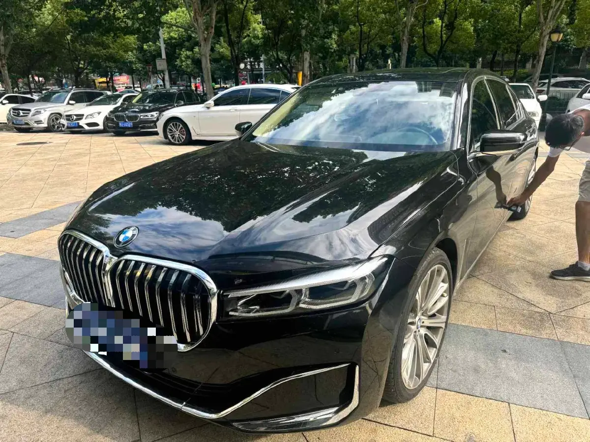2021 BMW 7 Series 3.0T 340HP L6 8AT