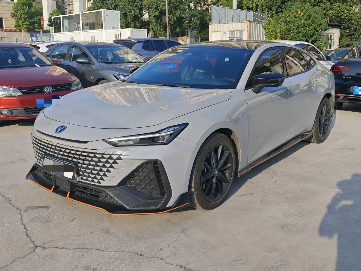 2022 ChangAn UNI-V 2.0T 233HP L4 8AT