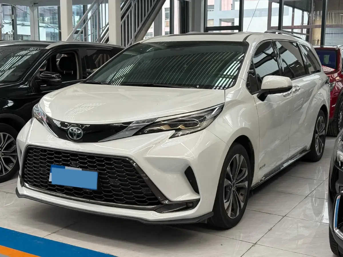 2023 Toyota Granvia 2.5L 189HP L4 E-CVT Hybrid