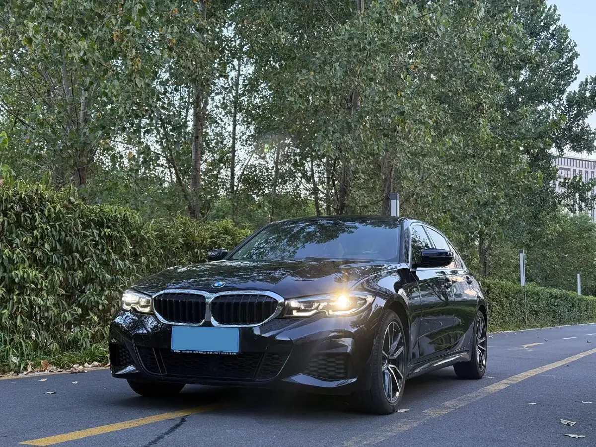 2022 BMW 3 Series 2.0T 184HP L4 8AT