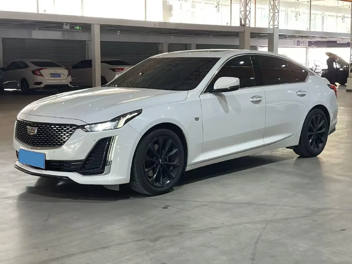 2022 Cadillac CT5 2.0T 237HP L4 10AT