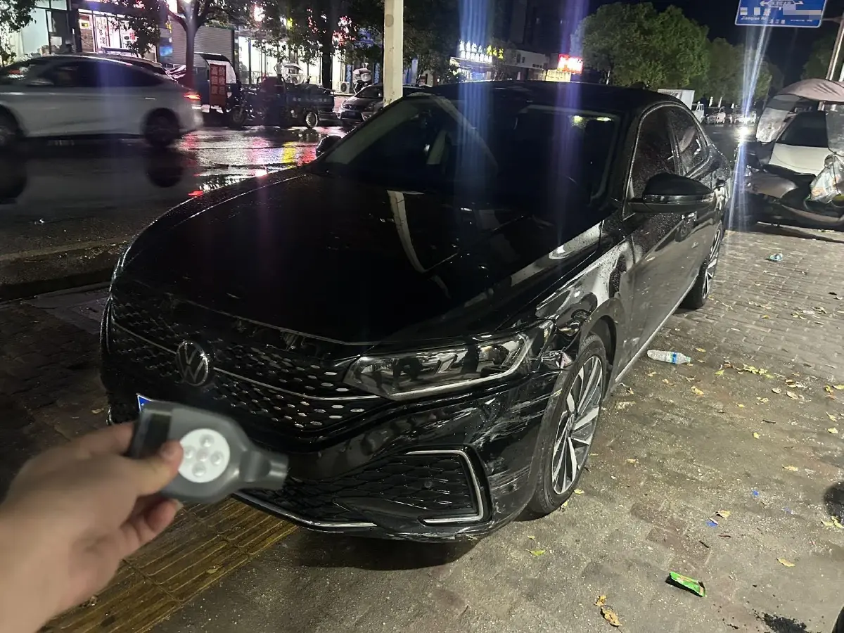 2022 Volkswagen Passat 2.0T 186HP L4 7DCT