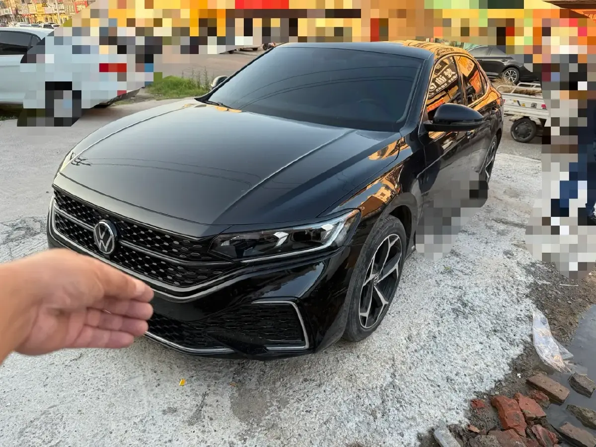 2023 Volkswagen Passat 2.0T 186HP L4 7DCT