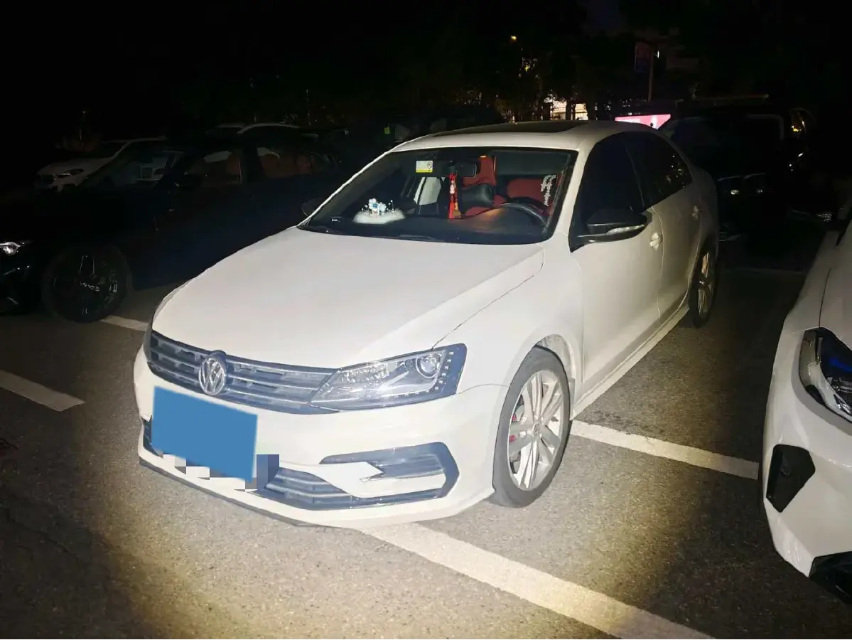 2018 Volkswagen Sagitar 1.4T 150HP L4 7DCT