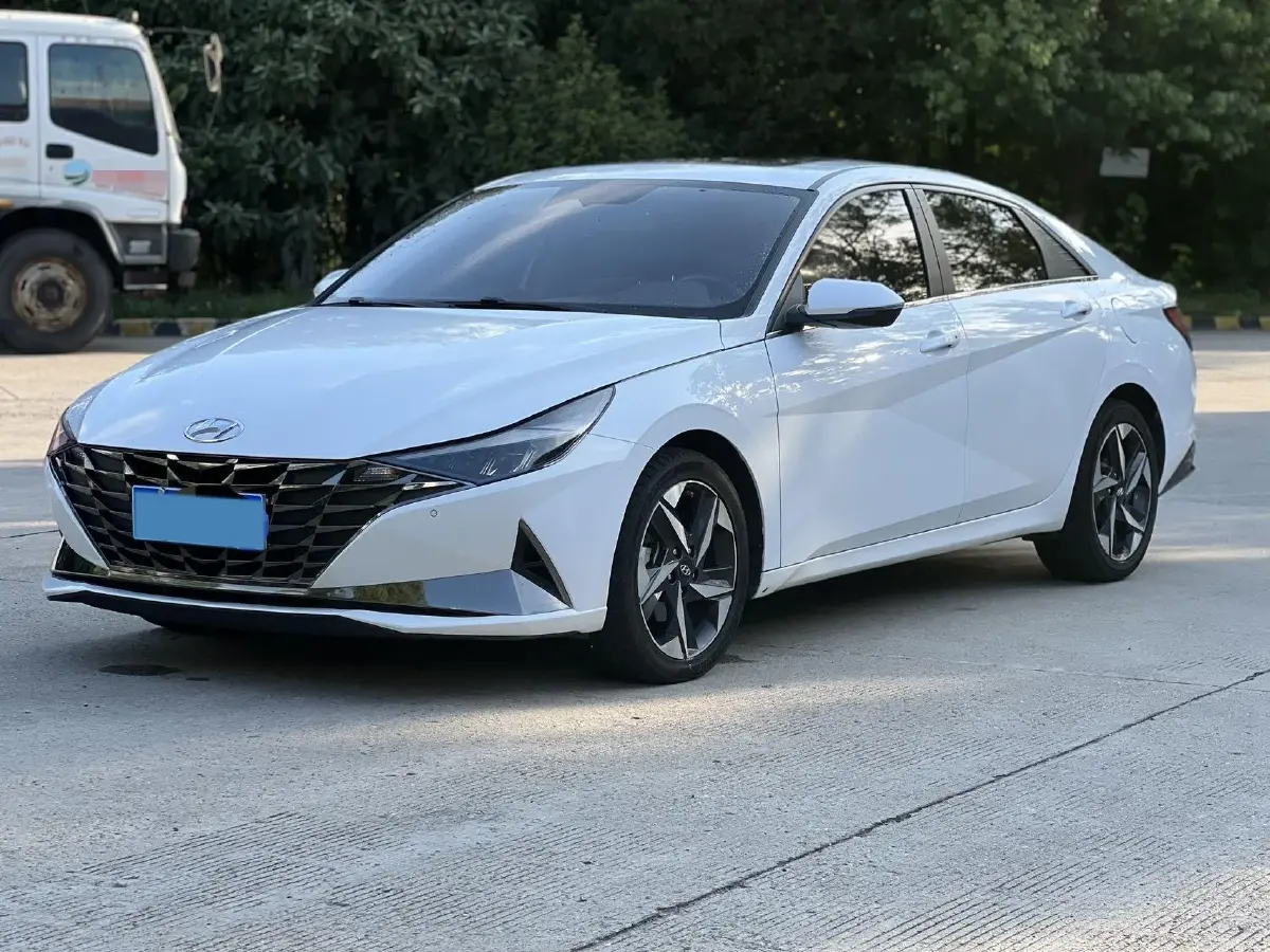 2021 Hyundai Elantra 1.5L 115HP L4 CVT