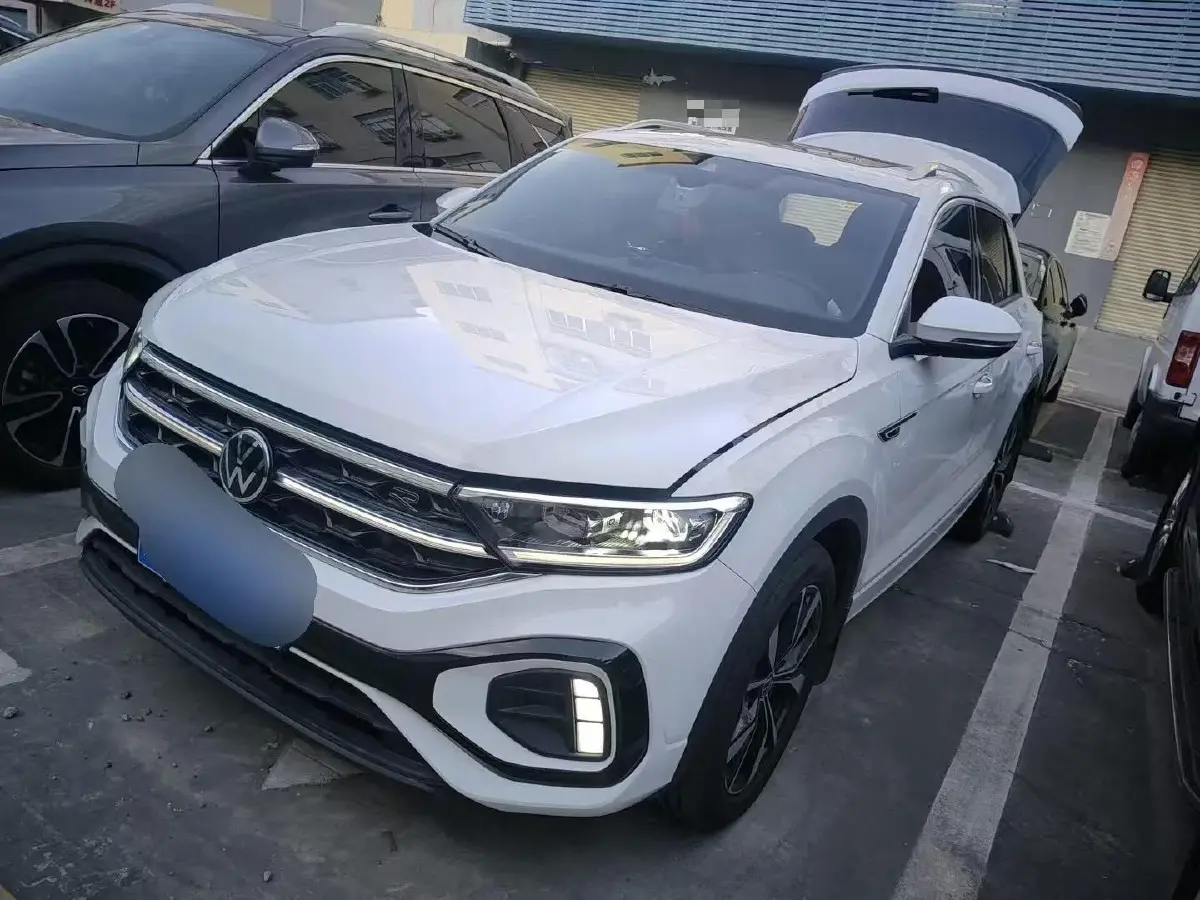 2025 Volkswagen T-Roc 1.5T 160HP L4 7DCT