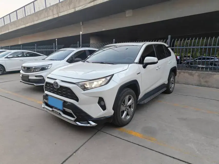 2020 Toyota RAV4 2.5L 178HP L4 E-CVT Hybrid