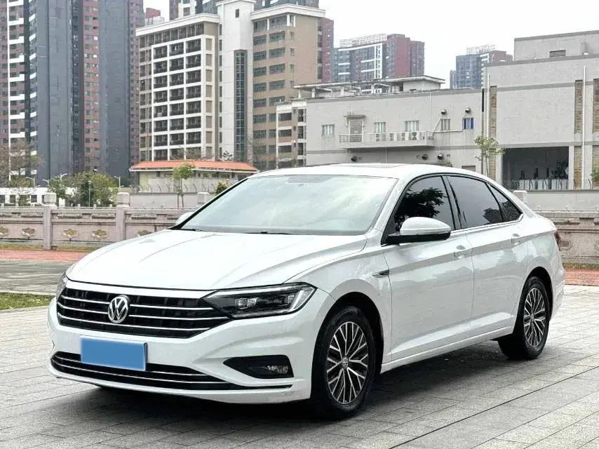 2020 Volkswagen Sagitar 1.2T 116HP L4 7DCT