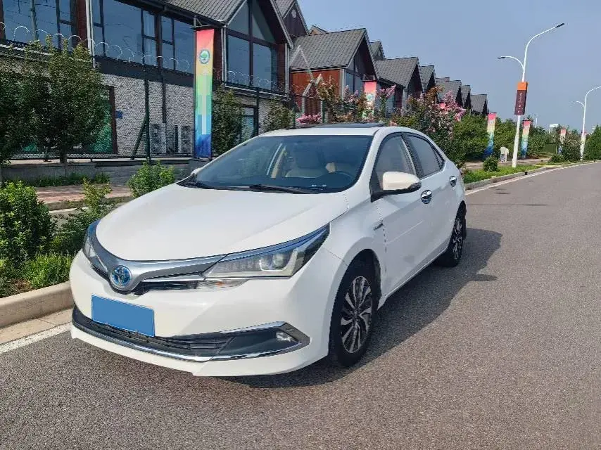 2018 Toyota Corolla 1.8L 99HP L4 E-CVT Hybrid