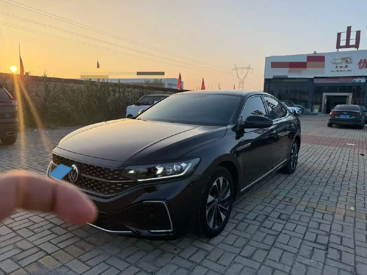 2022 Volkswagen Passat 2.0T 186HP L4 7DCT