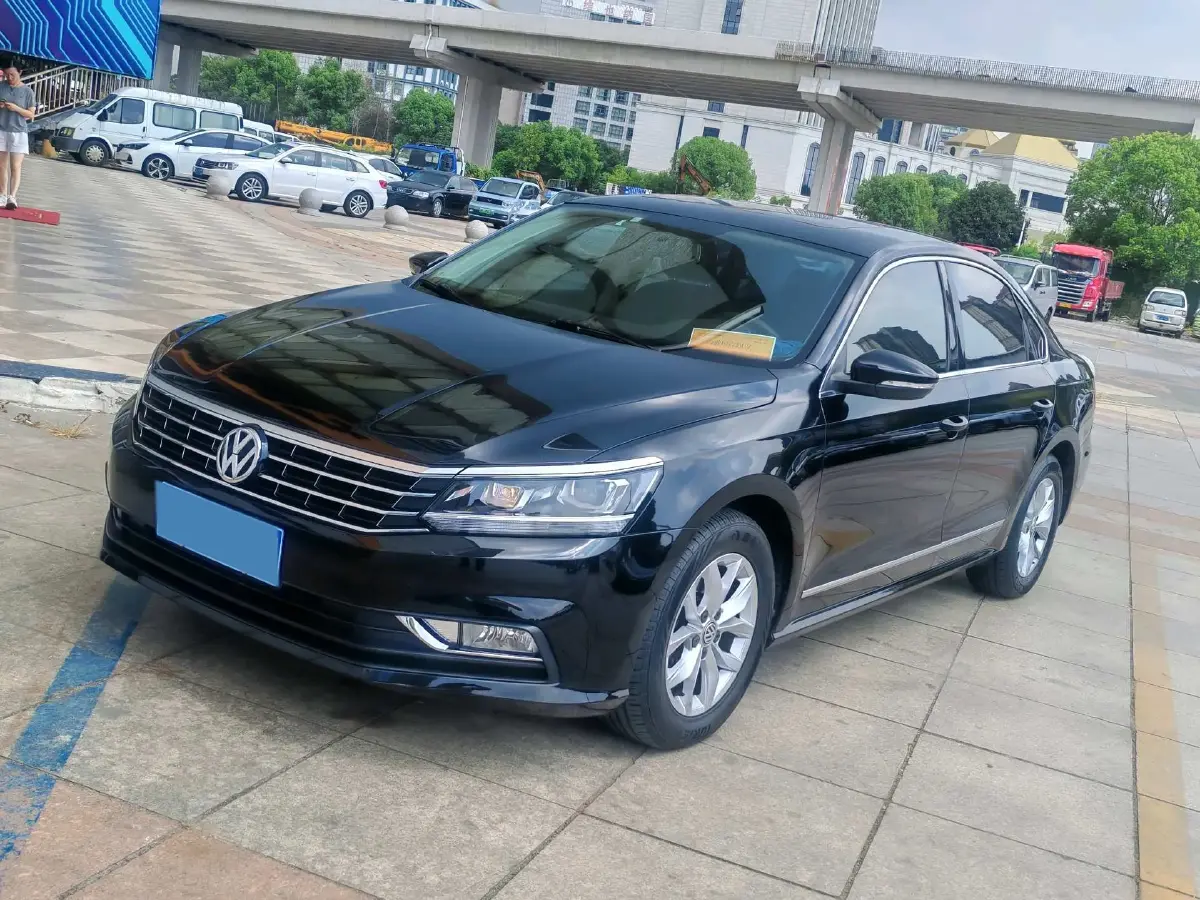 2017 Volkswagen Passat 1.8T 180HP L4 7DCT
