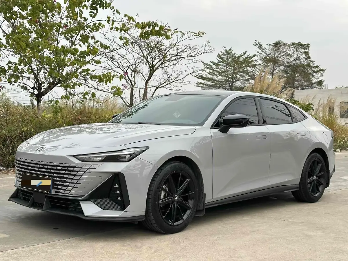 2022 ChangAn UNI-V 1.5T 188HP L4 7DCT