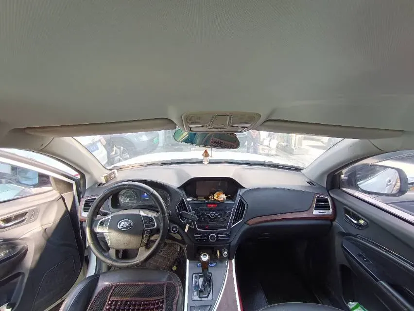 2017 LiFan X80 2.0T 192HP L4 6AT,autocango,china used car exporter,china ev exporter,chinese used car exporter,chinese used ev exporter