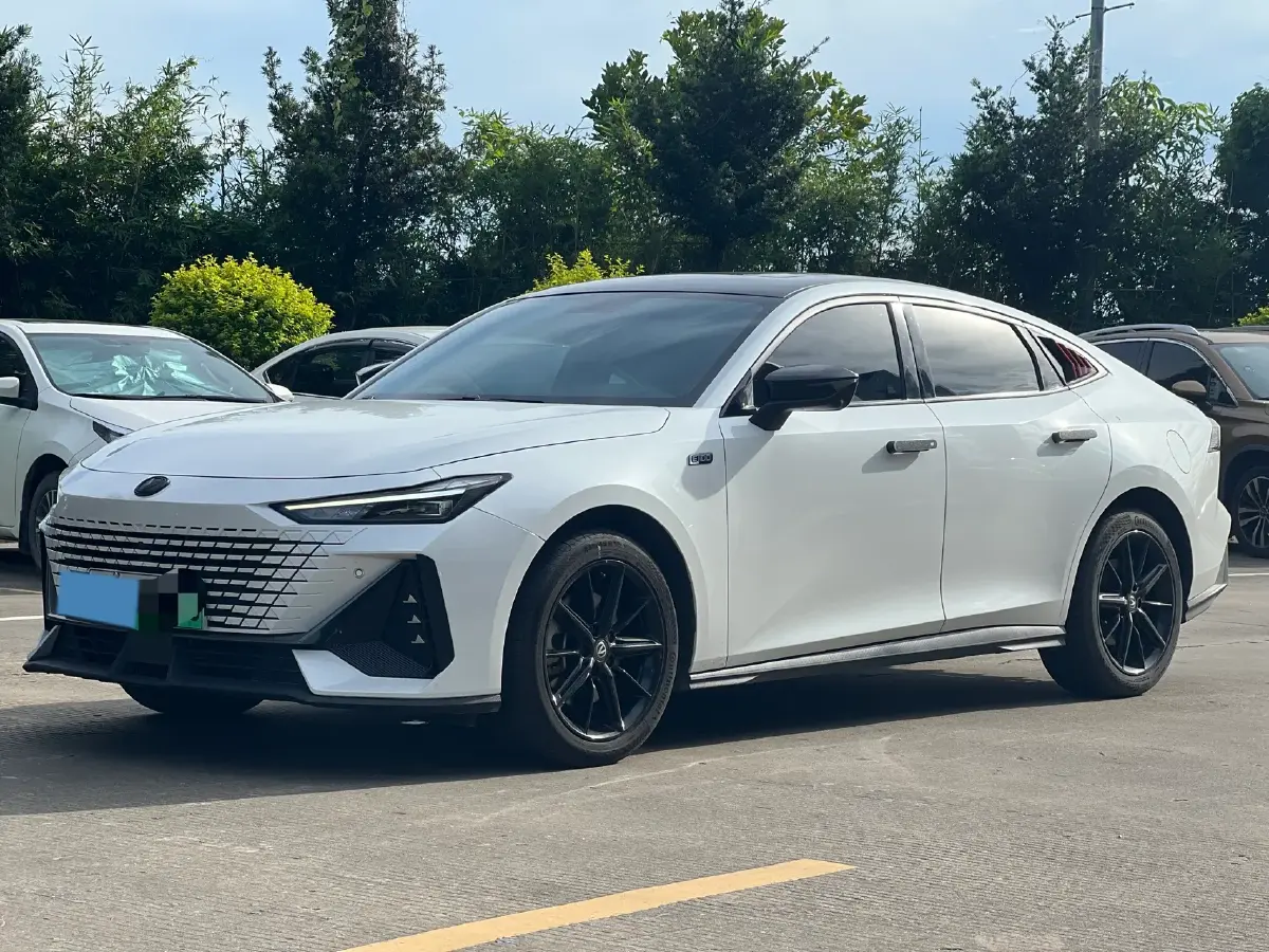 2023 ChangAn UNI-V iDD 1.5T 170HP L4 6TCT PHEV 18.4KWH