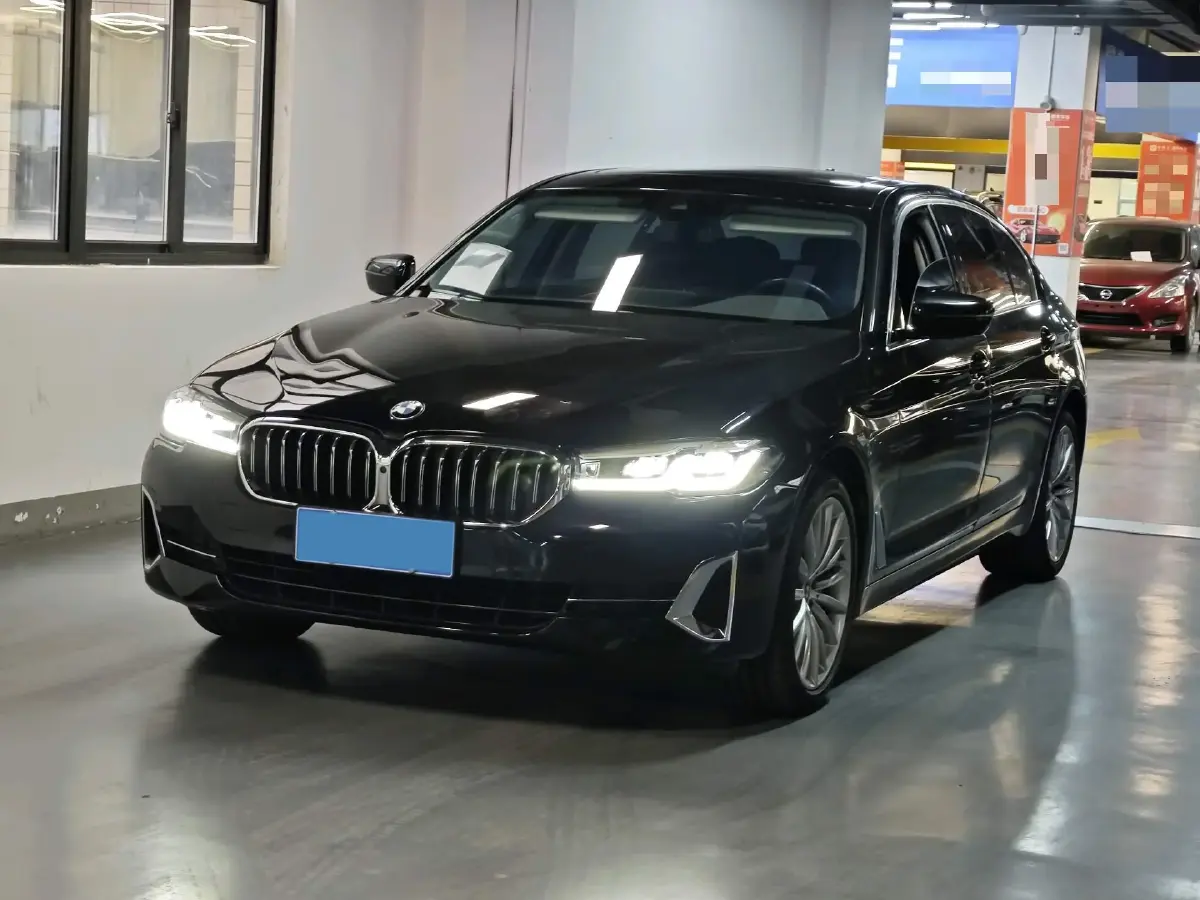 2022 BMW 5 Series 2.0T 252HP L4 8AT