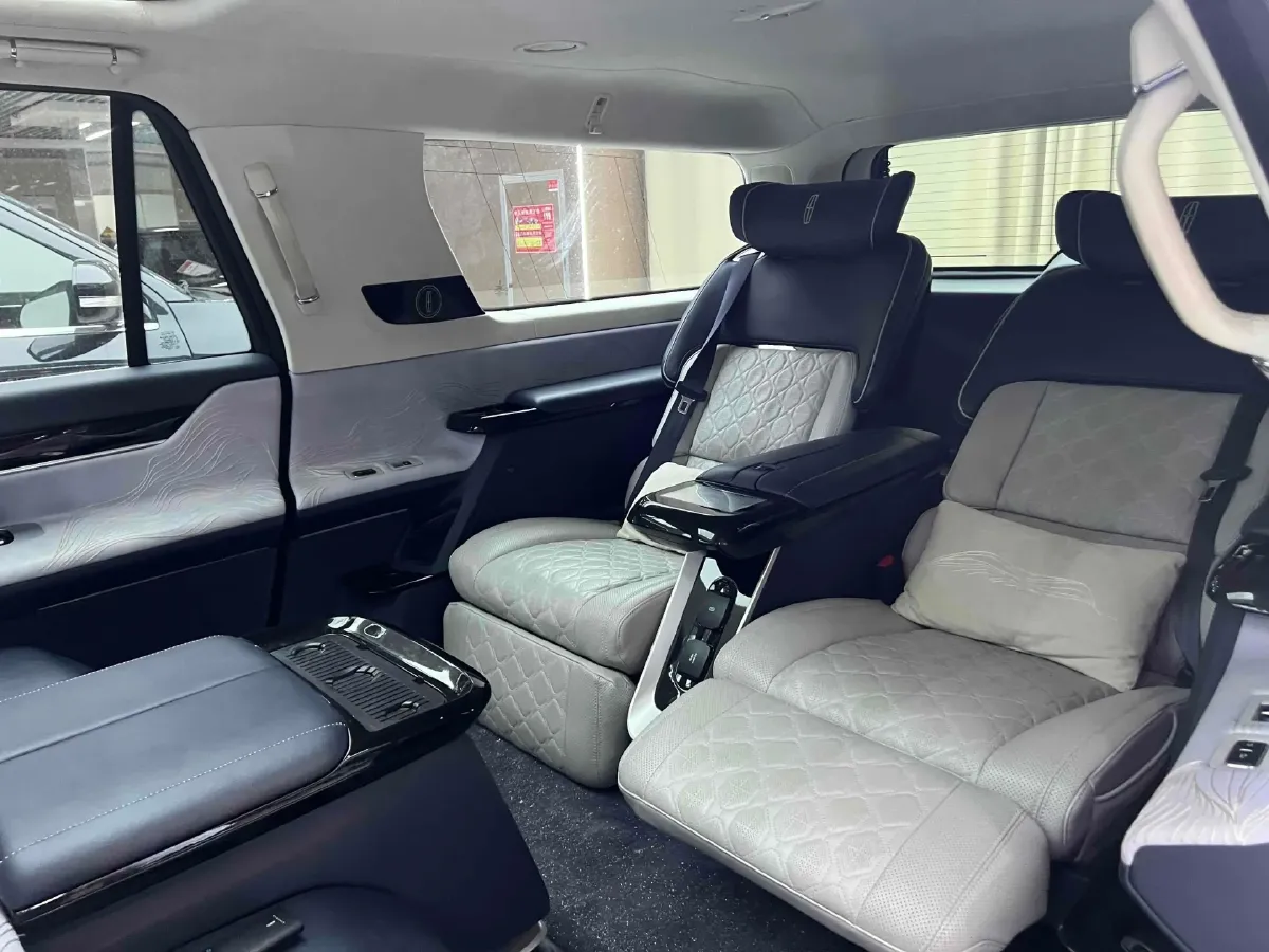 2022 Lincoln Navigator One 3.5T 415HP V6 10AT,autocango,china used car exporter,china ev exporter,chinese used car exporter,chinese used ev exporter