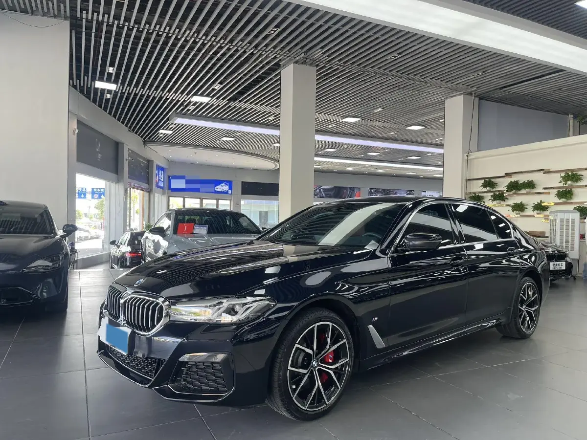 2023 BMW 5 Series 2.0T 245HP L4 8AT