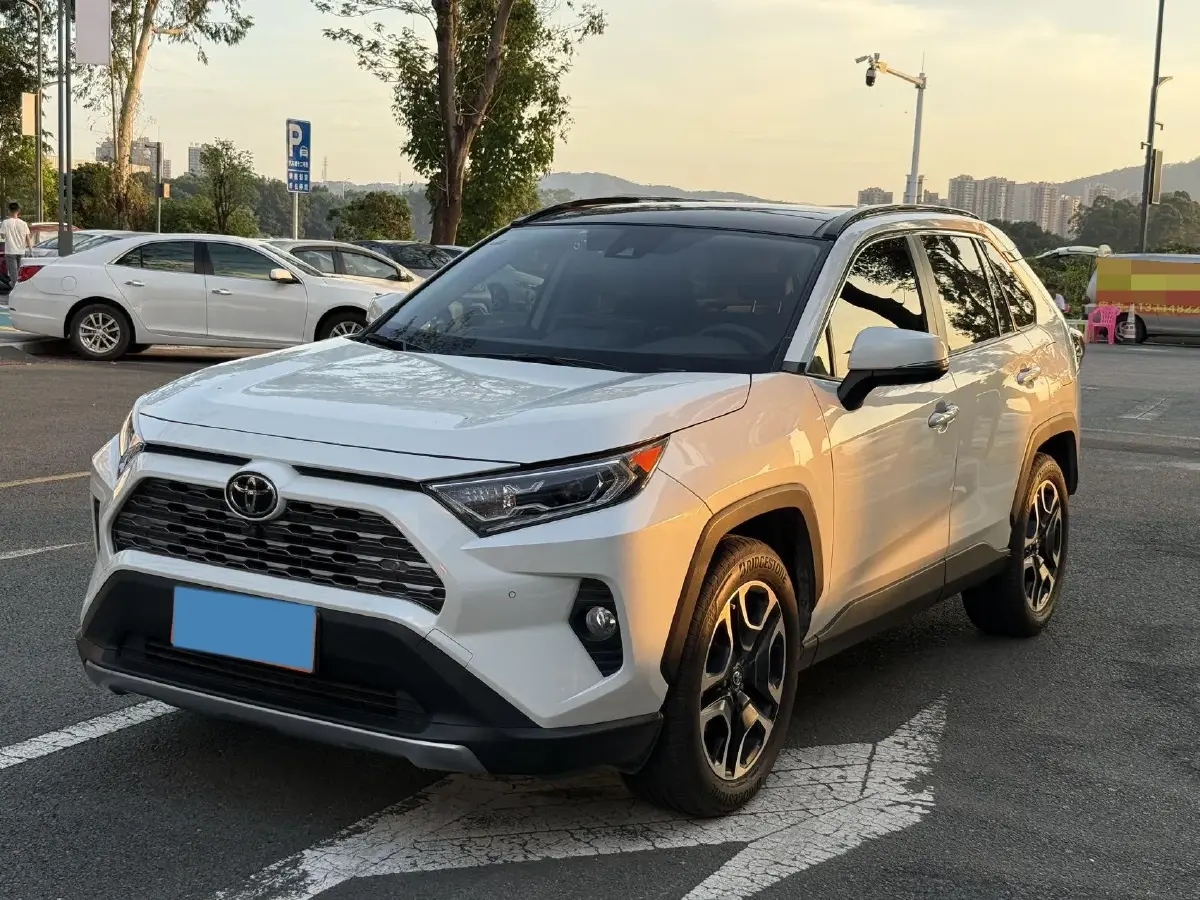2020 Toyota RAV4 2.0L 171HP L4 CVT